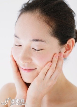 10個V臉妙招 招招瘦出瓜子臉