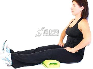 想要輕松塑臀 直腿坐