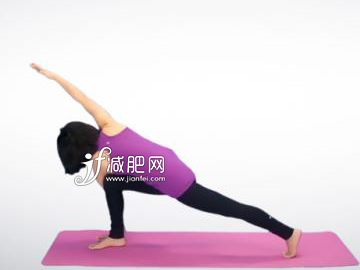 全身減肥怎么做 側(cè)角扭轉(zhuǎn)