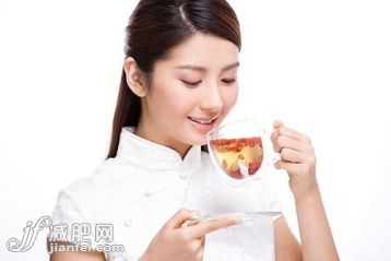 旗袍,花茶,喝,美,美人_8cbe1f705_古典美女與花茶_創(chuàng)意圖片_Getty Images China