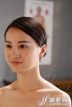 病人,針,醫(yī)療器械,中醫(yī),針灸_c72f32608_中醫(yī)針灸_創(chuàng)意圖片_Getty Images China