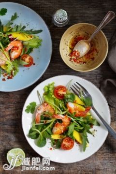 飲食,飲料,食品,銀餐具,餐具_(dá)472128541_Prawn and green mango salad_創(chuàng)意圖片_Getty Images China