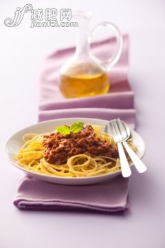 飲食,食品,晚餐,意大利面,紫色_117150034_Italian Stills: Spaghetti Bolognese_創(chuàng)意圖片_Getty Images China