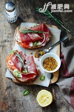 芥末,廚房,食品,桌子,肉_472078933_Bruschetta with ham_創(chuàng)意圖片_Getty Images China