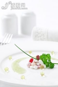 食品,桌子,銀餐具,餐具,藥_117145824_Drugs as food_創(chuàng)意圖片_Getty Images China