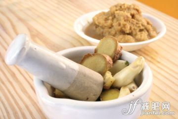 飲食,室內(nèi),蔬菜,香料,成分_144441031_Ginger and garlic in a mortar with pestle by ginger and garlic paste_創(chuàng)意圖片_Getty Images China 飲食,室內(nèi),蔬菜,香料,成分_144441031_Ginger and garlic in a mortar with pestle by ginger and garlic paste_創(chuàng)意圖片_Getty Images China