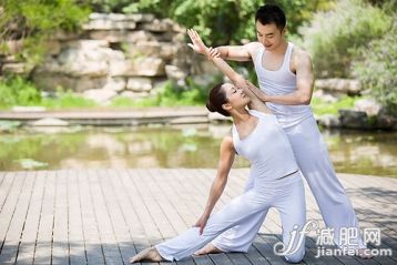 瑜伽,教,伸展,鍛煉,瑜珈班_7214ed0b0_瑜伽教練指導(dǎo)動作_創(chuàng)意圖片_Getty Images China 瑜伽,教,伸展,鍛煉,瑜珈班_7214ed0b0_瑜伽教練指導(dǎo)動作_創(chuàng)意圖片_Getty Images China