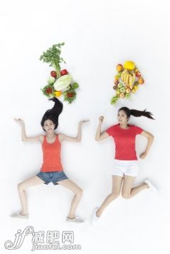 長發(fā),美女,姿態(tài),躺,微笑_1405e740d_亞洲女孩與新鮮水果蔬菜_創(chuàng)意圖片_Getty Images China