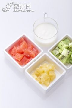 瓷器,攝影,自然,干凈,水果_bd93a1f8a_水果和酸奶_創(chuàng)意圖片_Getty Images China