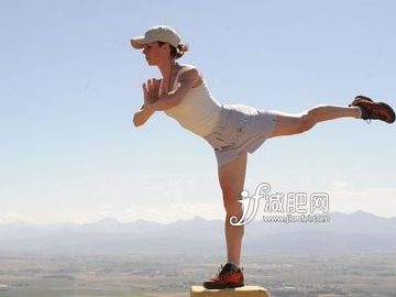 對(duì)腿部有拉伸的作用還能增強(qiáng)腿部的力量