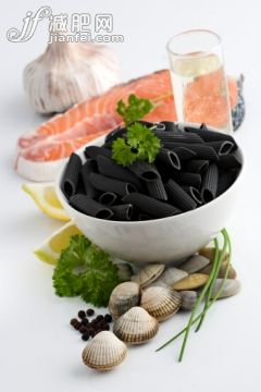 食品,海產(chǎn),飲食,碗,葡萄酒_108196363_Sea pasta ingredients_創(chuàng)意圖片_Getty Images China 食品,海產(chǎn),飲食,碗,葡萄酒_108196363_Sea pasta ingredients_創(chuàng)意圖片_Getty Images China