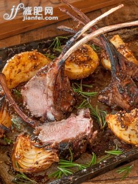 攝影,飲食,桌子,肉,室內(nèi)_518670237_Roast Rack of Lamb and Potatoes_創(chuàng)意圖片_Getty Images China
