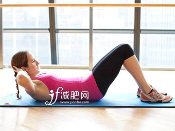 上班族怎么減肥塑形 卷腹