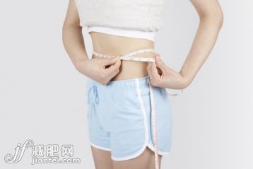 白色背景,影棚拍攝,運動,鍛煉,健康生活方式_58455c8b3_鍛煉身體的東方女性_創(chuàng)意圖片_Getty Images China