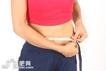 人,生活方式,測量工具,影棚拍攝,中間部分_144446139_Partial view of a woman measuring her waist_創(chuàng)意圖片_Getty Images China 人,生活方式,測量工具,影棚拍攝,中間部分_144446139_Partial view of a woman measuring her waist_創(chuàng)意圖片_Getty Images China