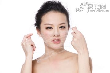 室內(nèi),影棚拍攝,人,美,白晝_f3bf212a6_東方美女拿著保鮮膜_創(chuàng)意圖片_Getty Images China