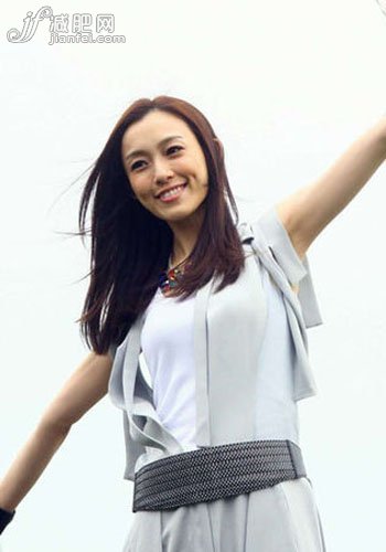 瑜伽豐胸操 范瑋琪獨(dú)家秘方