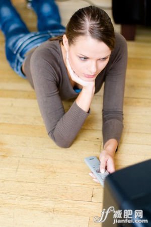 常看驚險(xiǎn)片