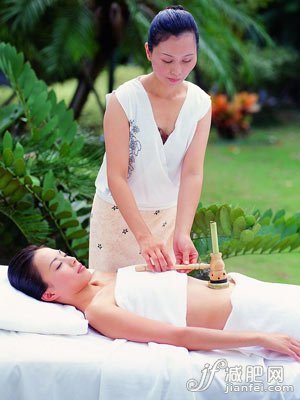 瘦女也瘋狂 性感胸部不縮水