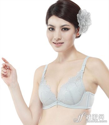 正確選Bra 化解腋窩“尷尬”