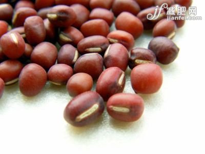 紅豆具有補(bǔ)血養(yǎng)顏功效