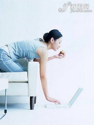 晚上關(guān)燈關(guān)電腦