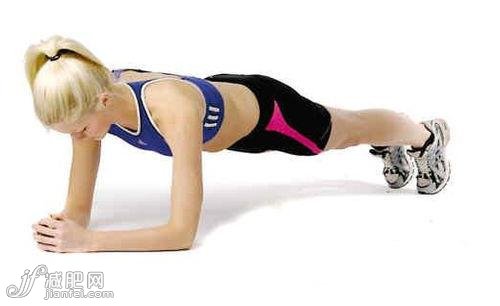 李小璐大長(zhǎng)腿 與女兒甜馨做瑜伽