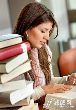 大學生減肥飲食 躲開油膩吃食堂飯也能瘦