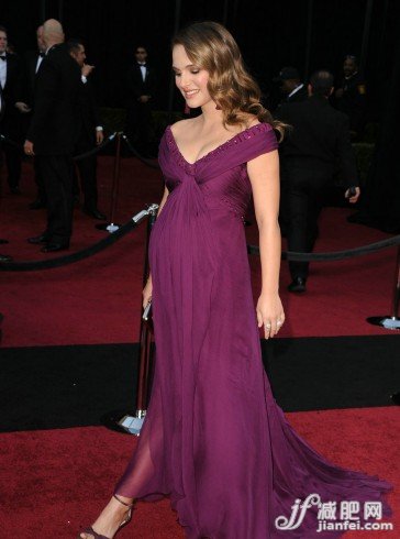 董潔白百合 產(chǎn)后身材比少女更火辣 