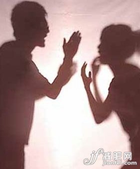 吵吵鬧鬧，感情已經(jīng)悄悄出現(xiàn)裂痕~