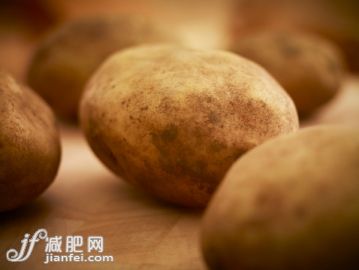 飲食,室內(nèi),蔬菜,馬鈴薯,有機食品_147205732_Close up of organic potatoes_創(chuàng)意圖片_Getty Images China