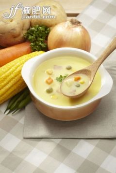 長(zhǎng)柄勺,碗,黃色,胡蘿卜,湯_gic9767707_Vegetable Soup_創(chuàng)意圖片_Getty Images China