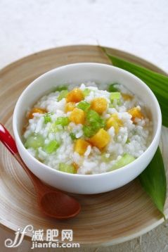 芹菜,南瓜,碗,谷物,粥_f993e3a63_芹菜南瓜粥_創(chuàng)意圖片_Getty Images China