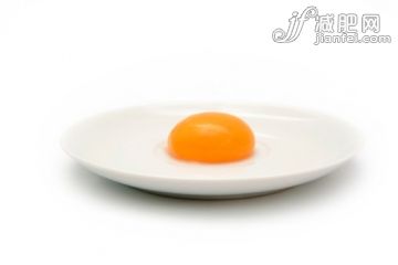影棚拍攝,盤子,茶碟,雞蛋,生食_482886469_Yolk_創(chuàng)意圖片_Getty Images China