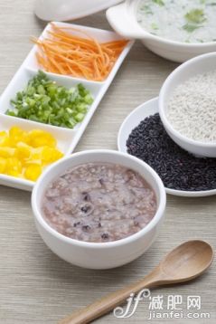 影棚拍攝,谷物,餐具,粥,蔬菜_gic5480772_Nutritional breakfast_創(chuàng)意圖片_Getty Images China