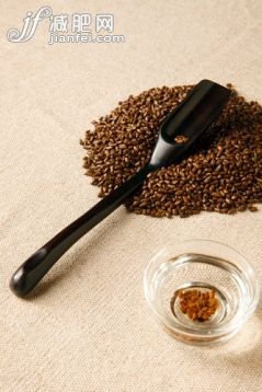 室內(nèi),中國文化,湯匙,碗,有機食品_df216b448_中草藥決明子_創(chuàng)意圖片_Getty Images China