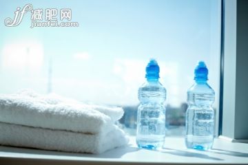 概念,飲食,飲料,瓶子,無酒精飲料_175505460_Bottles of water_創(chuàng)意圖片_Getty Images China