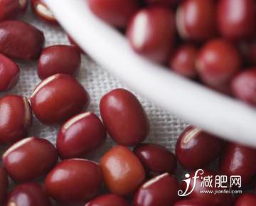 紅豆所含的石堿酸成分可以增加大腸的蠕動(dòng)