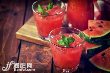 寒冷,飲食,飲料,含酒精飲料,果汁_483748240_Cold Watermelon Smoothie_創(chuàng)意圖片_Getty Images China
