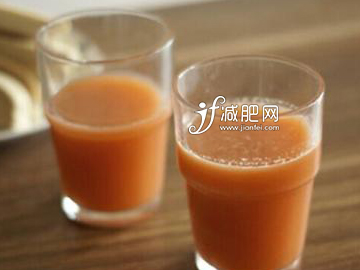 減肥早餐，番茄菠蘿汁　　