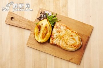 食品,海產(chǎn),室內(nèi),魚類,切片食物_485260527_Grilled Swordfish and Seasonings_創(chuàng)意圖片_Getty Images China