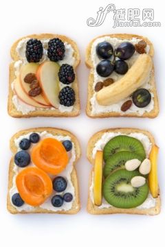 水果,健康生活方式,素食,瘦身,攝影_506706191_toast with mixed fruits on a white background_創(chuàng)意圖片_Getty Images China