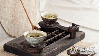 依體質(zhì)選中藥減肥茶越喝越瘦