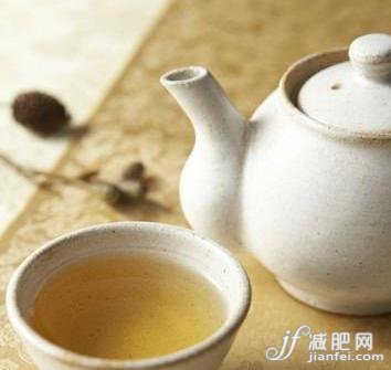 依體質(zhì)選中藥減肥茶越喝越瘦