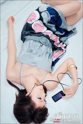 呼啦圈減肥要當(dāng)心扭傷腰部