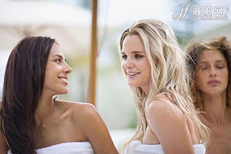 別人表?yè)P(yáng)自己時(shí)不要去否定，說聲 “謝謝”