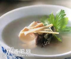 減肥食譜-枸杞燒鯽魚(yú)