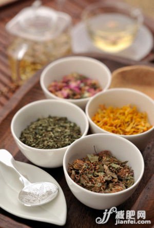 教你DIY荷葉山楂蜂蜜茶