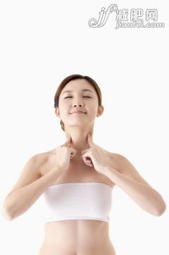 室內(nèi),亞洲人,美人,按摩,內(nèi)衣_gic12552253_健康養(yǎng)生,美人_創(chuàng)意圖片_Getty Images China