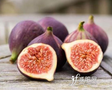 無(wú)花果中的18種氨基酸，對(duì)抗白血病和恢復(fù)體力、消除疲勞有很好的作用